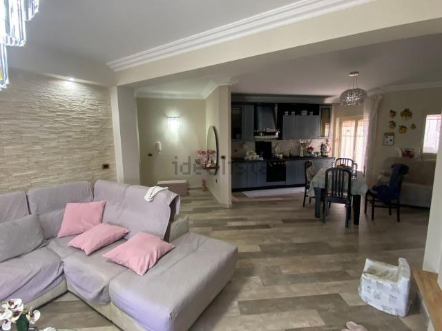 Appartamento in vendita di 105 m² in Via dei Mandarini