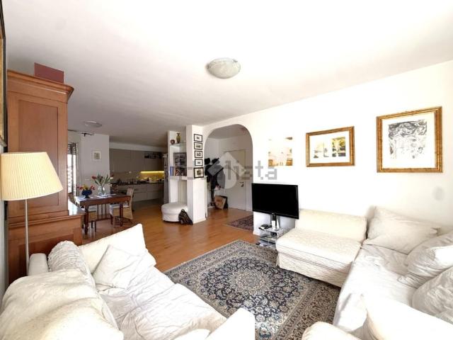 Appartamento in vendita di 105 m² in Via dei Monti Cimini, 65