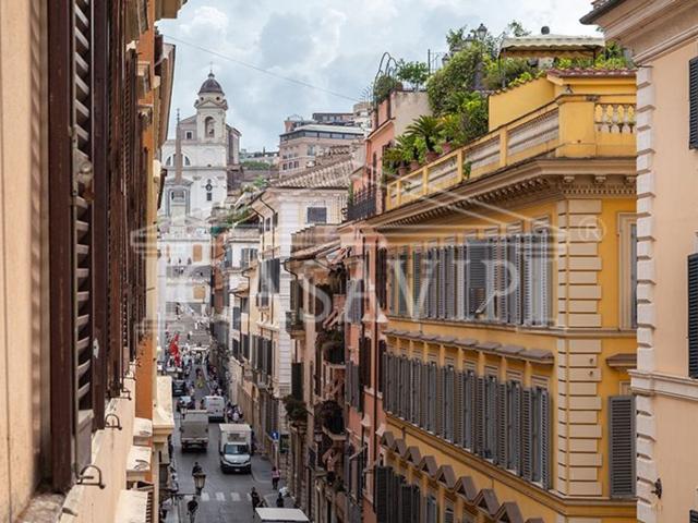 Appartamento in vendita di 105 m² in Via dei Condotti