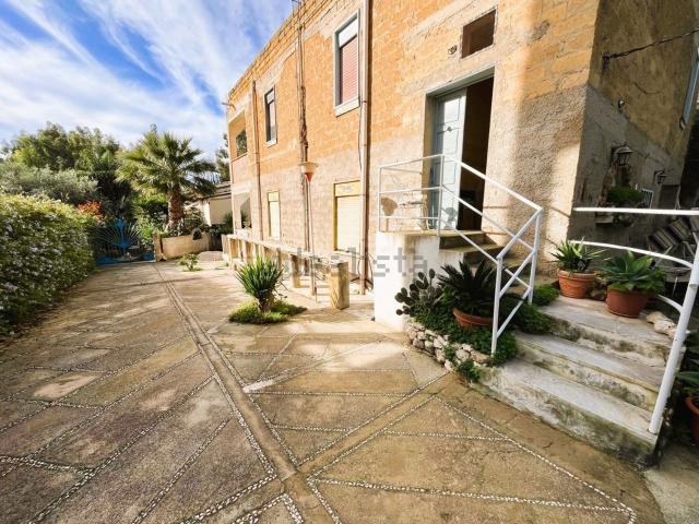 Appartamento in vendita di 105 m² in Via dei Platani, 13
