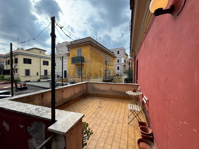 Appartamento in vendita di 105 m² in Via dei Prati della Farnesina, 23