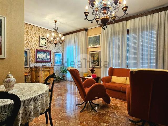 Appartamento in vendita di 105 m² in Via dei Reggio, 15