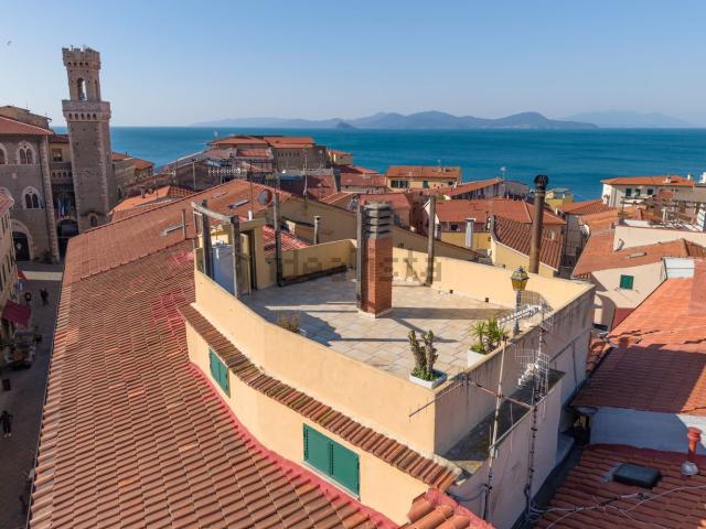 Appartamento in vendita di 105 m² in Via del Fossato