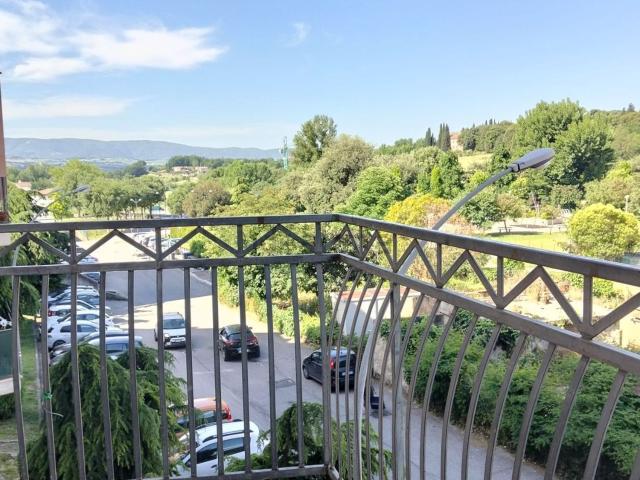 Appartamento in vendita di 105 m² in Via del Rivo