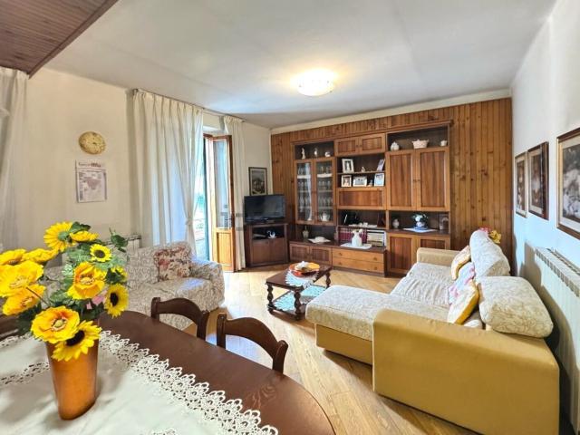Appartamento in vendita di 105 m² in Via dell&apos Appennino