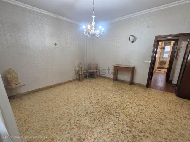 Appartamento in vendita di 105 m² in Via della Villa Demidoff