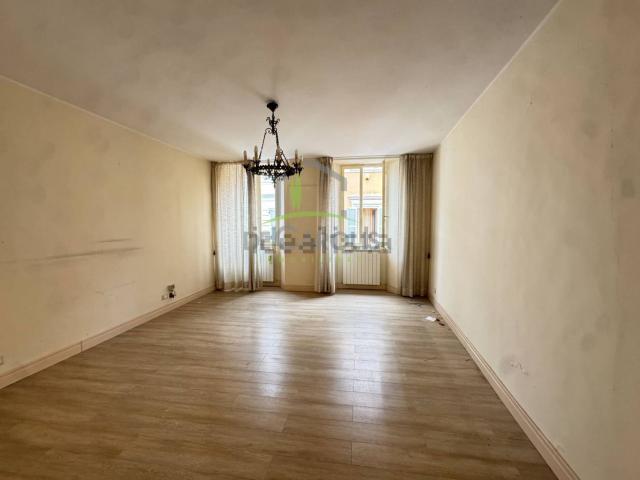 Appartamento in vendita di 105 m² in Via delle Torri