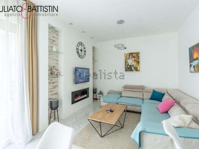 Appartamento in vendita di 105 m² in Via Divisione Julia