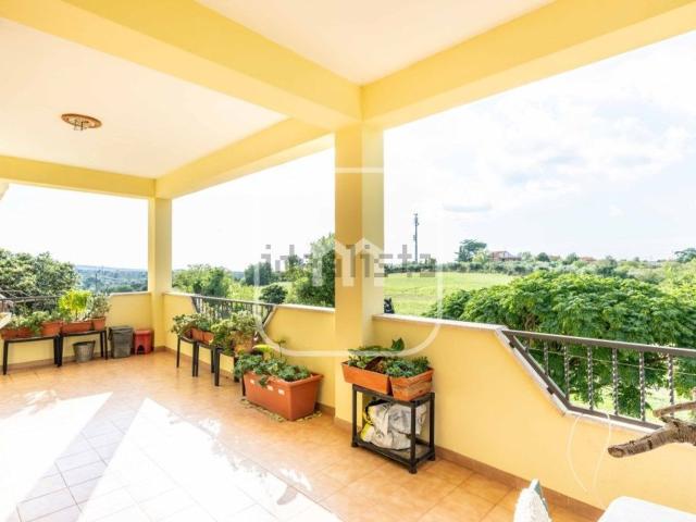 Appartamento in vendita di 105 m² in Via di Colle Vigne