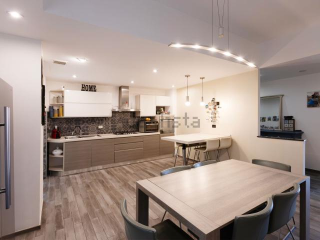 Appartamento in vendita di 105 m² in Via Diano Marina, 26