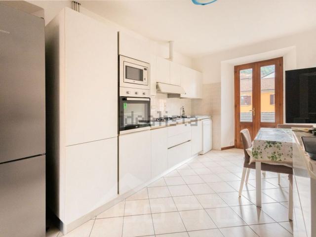 Appartamento in vendita di 105 m² in Via E. de Amicis, 57
