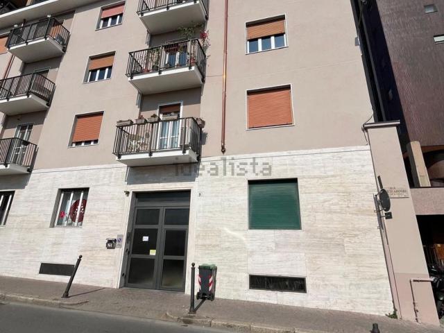 Appartamento in vendita di 105 m² in Via Enrico Arosio, 9