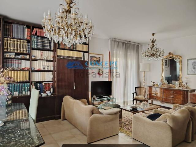 Appartamento in vendita di 105 m² in Via Erasmo Mari