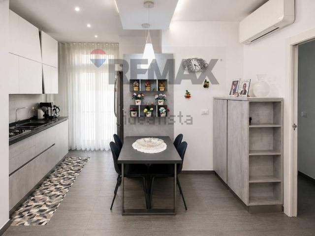 Appartamento in vendita di 105 m² in Via Federico Fellini, 8