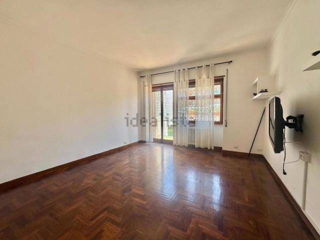 Appartamento in vendita di 105 m² in Via Festo Avieno