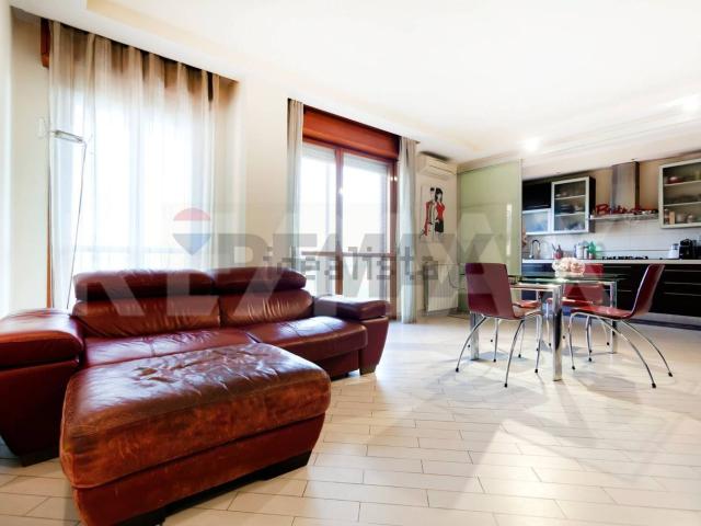 Appartamento in vendita di 105 m² in Via Fiume Bianco, 5