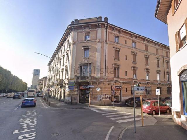 Appartamento in vendita di 105 m² in Via Fratelli Ugoni, 16