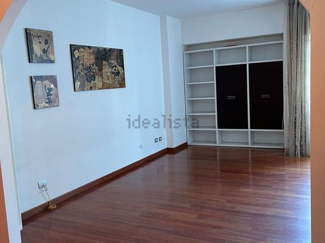 Appartamento in vendita di 105 m² in Via Ilario Zambelli