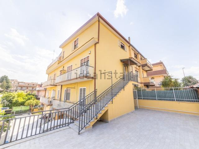Appartamento in vendita di 105 m² in Via Oliveri, 155