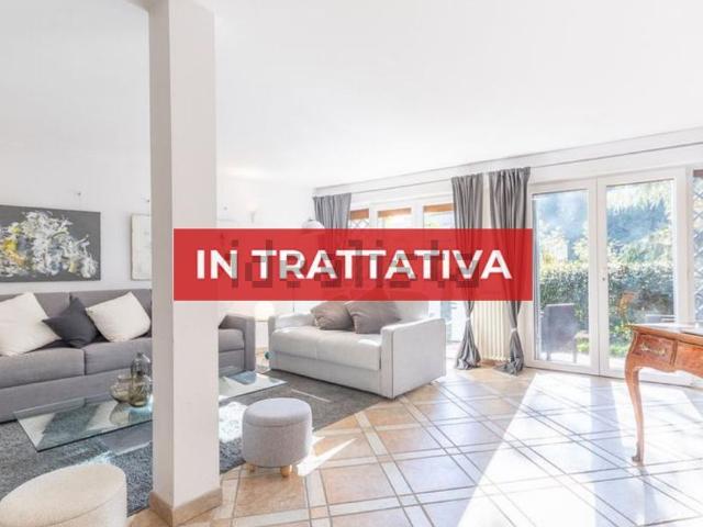Appartamento in vendita di 105 m² in Via la Sila, 14