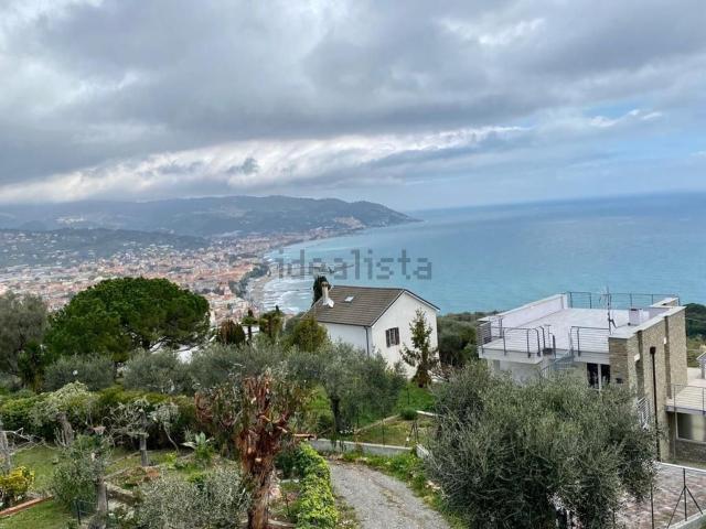 Appartamento in vendita di 105 m² in Via la Pace