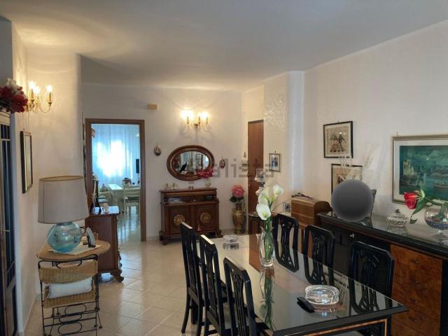 Appartamento in vendita di 105 m² in Via Lucania