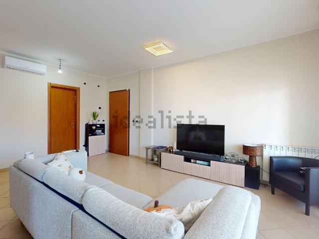 Appartamento in vendita di 105 m² in Via Luigi Cibrario, 57