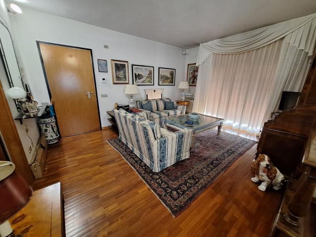 Appartamento in vendita di 105 m² in Via Lunga