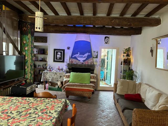 Appartamento in vendita di 105 m² in Via Montanara Levante