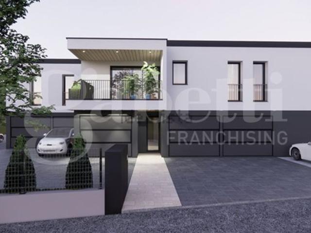 Appartamento in vendita di 105 m² in Via Monte Grappa