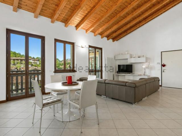 Appartamento in vendita di 105 m² in Via Montebello, 21