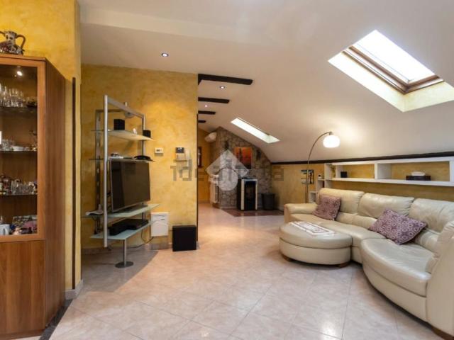Appartamento in vendita di 105 m² in Via Montesoglio, 5