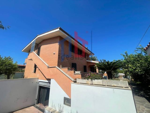 Appartamento in vendita di 105 m² in Via Mar Nero