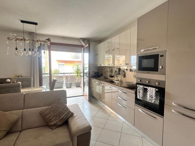 Appartamento in vendita di 105 m² in Via Martiri della Libertà, 13