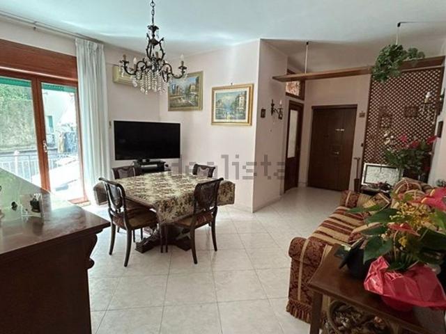 Appartamento in vendita di 105 m² in Via Michele Guadagno