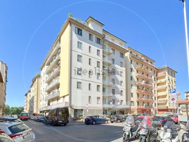 Appartamento in vendita di 105 m² in Via Nicola Tagliaferri, 27