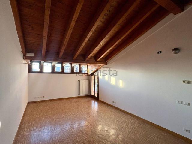 Appartamento in vendita di 105 m² in Via San Bernardino, 87