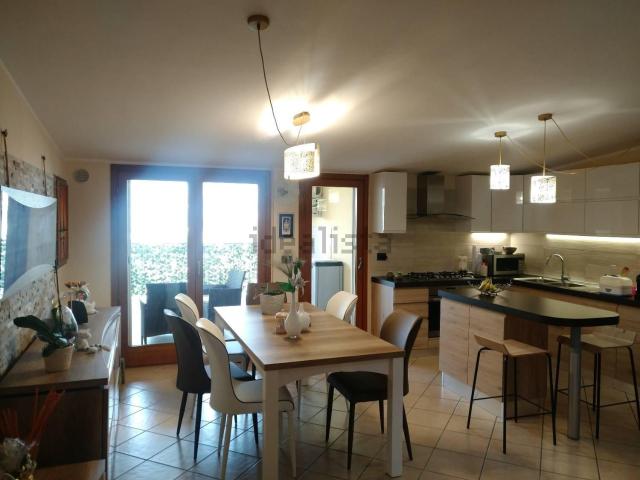 Appartamento in vendita di 105 m² in Via San Padre Pio da Pietrelcina, 9