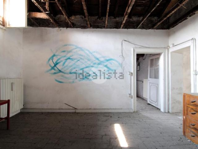 Appartamento in vendita di 105 m² in Via San Vitale, 33