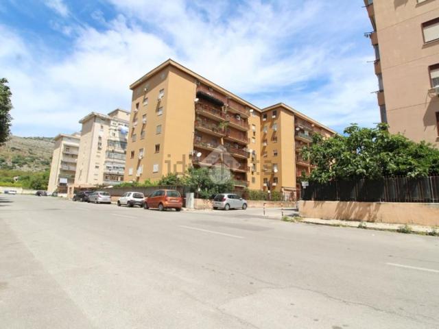 Appartamento in vendita di 105 m² in Via Scaglione Pietro, 121