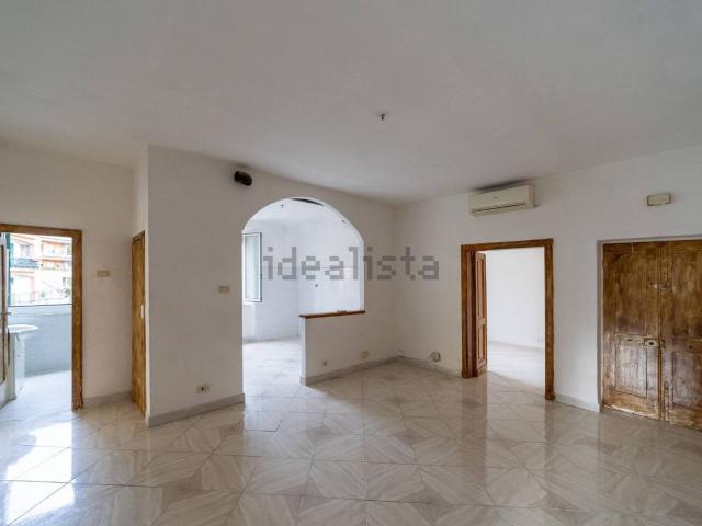 Appartamento in vendita di 105 m² in Via Sebastiano Lambardi