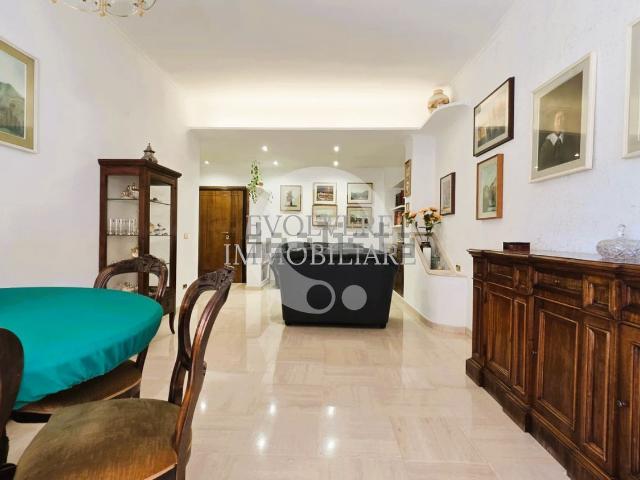 Appartamento in vendita di 105 m² in Via Sestio Calvino