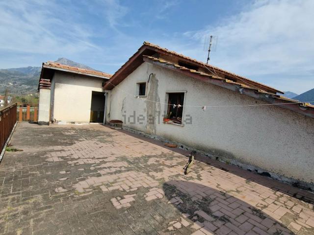 Appartamento in vendita di 105 m² in Via Strette Camere