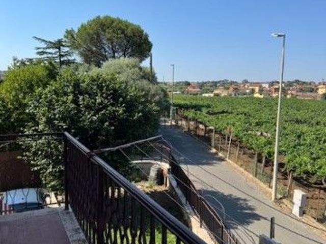 Appartamento in vendita di 105 m² in Via Pavigliana, 9