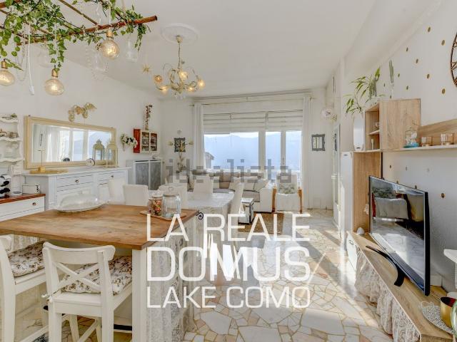 Appartamento in vendita di 105 m² in Via per Brunate, 13