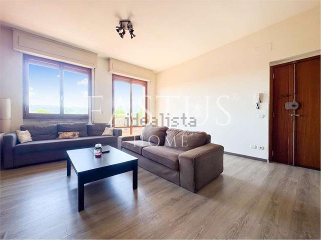 Appartamento in vendita di 105 m² in Via Pio X, 100