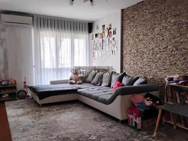 Appartamento in vendita di 105 m² in Via Pisa