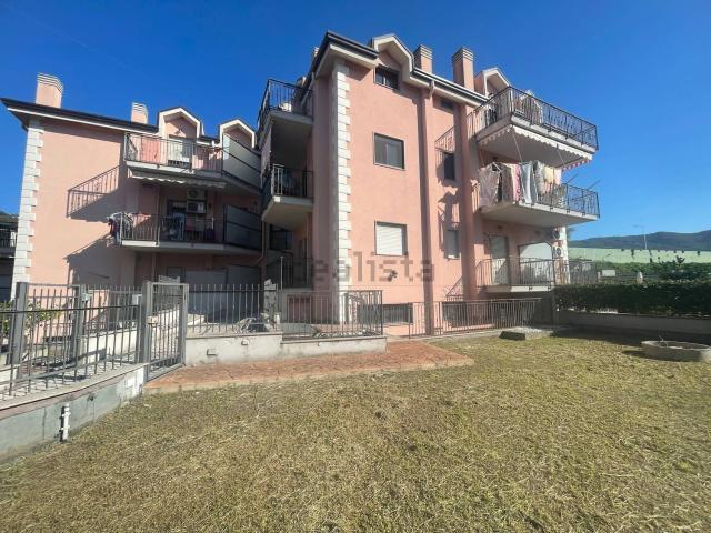 Appartamento in vendita di 138 m² in Via Raffaele Schiavone