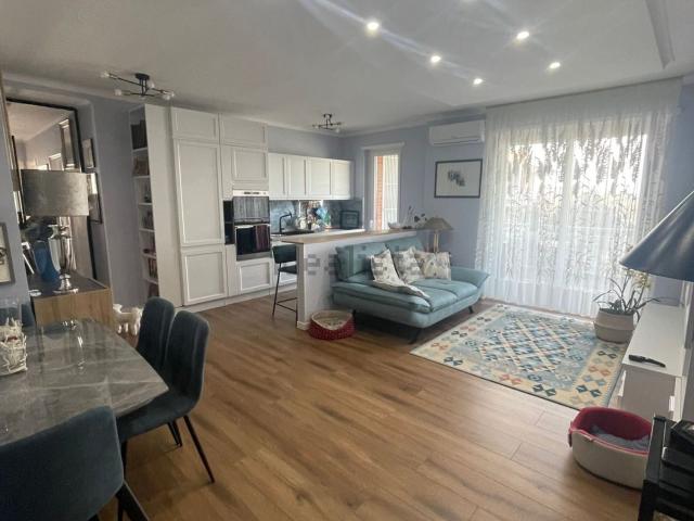 Appartamento in vendita di 105 m² in Via Raimondo D&apos Aronco, 6