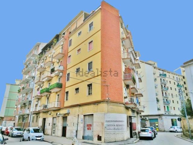Appartamento in vendita di 105 m² in Via Tiro a Segno, 12